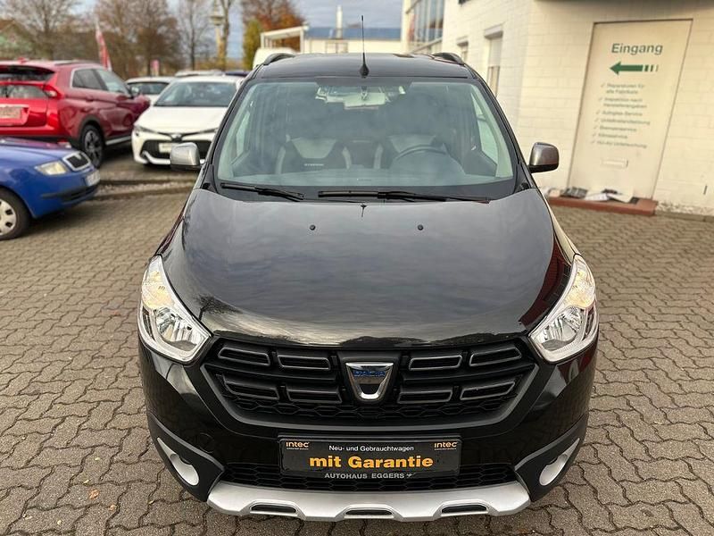 Gebraucht Dacia Lodgy Stepway 116 PS (85 kW) 2022 Schwarz Van / Kleinbus