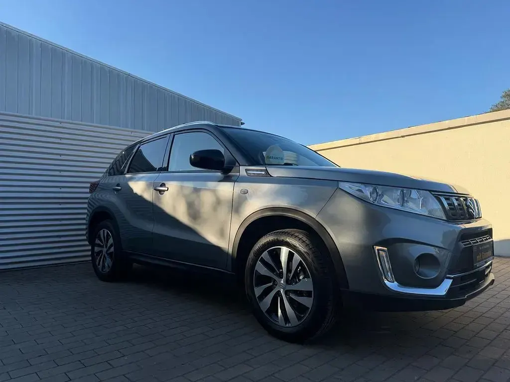 Gebraucht Suzuki Vitara Comfort 111 PS (81 kW) 2019 Grau SUV