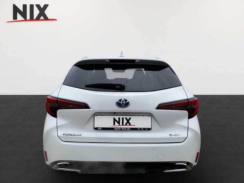 Neu Toyota Corolla 140 PS (102 kW) 2025 Weiß Kombi