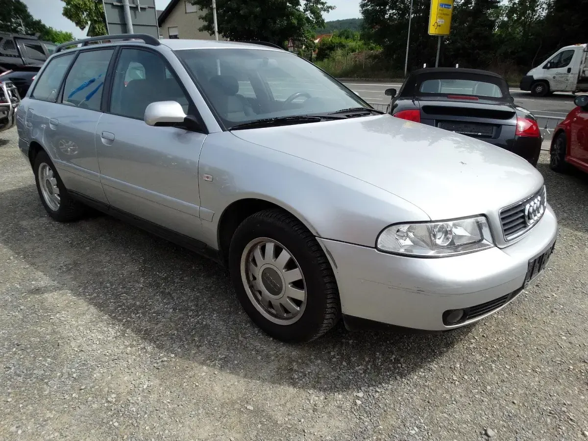 Gebraucht Audi A4 125 PS (91 kW) 2000 Silber Kombi