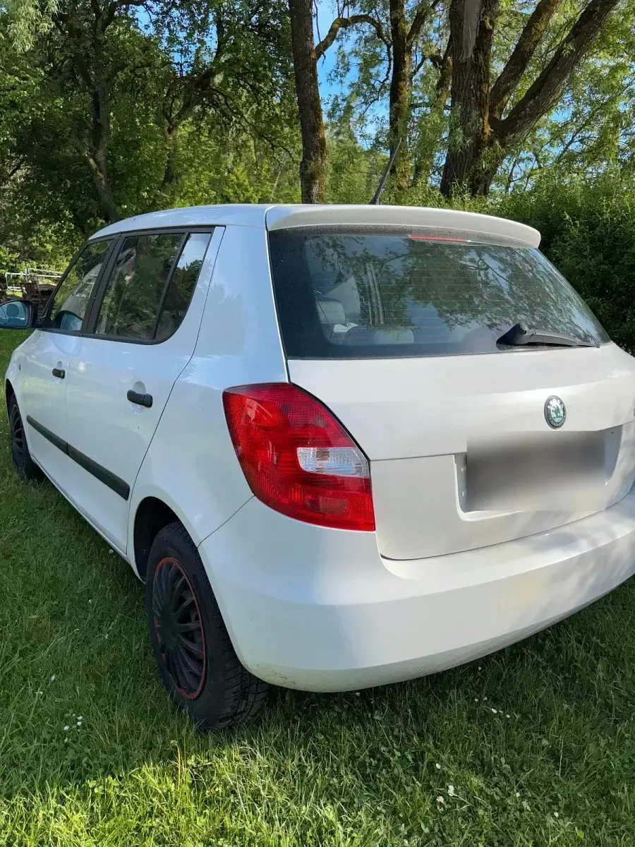 Gebraucht Skoda Fabia 60 PS (44 kW) 2011 Weiß Kleinwagen