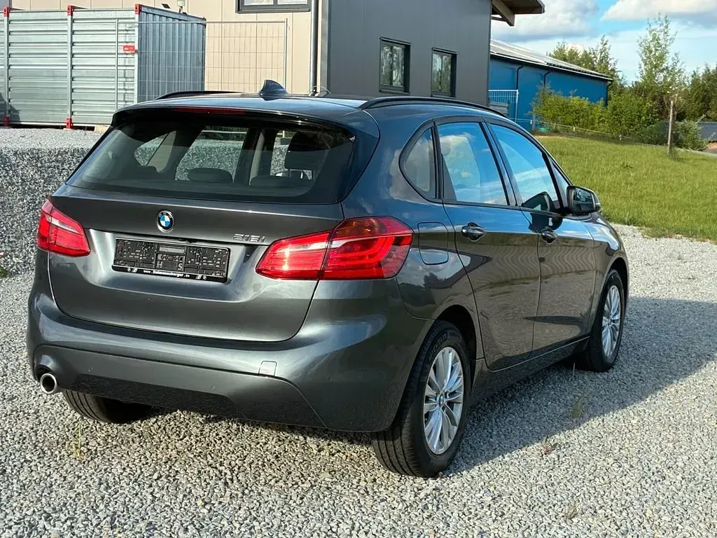 Gebraucht BMW 218 Active Tourer Advantage 140 PS (102 kW) 2020 Grau Van / Kleinbus
