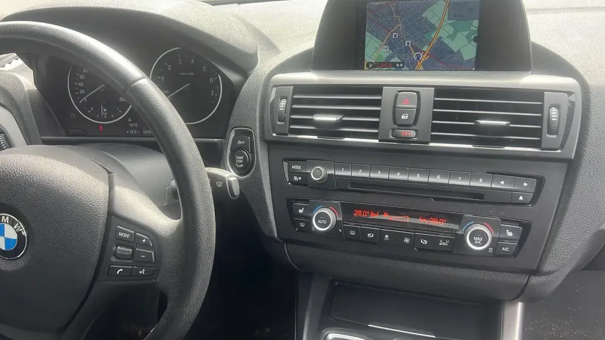 Gebraucht BMW 118 170 PS (125 kW) 2013 Grau Kleinwagen