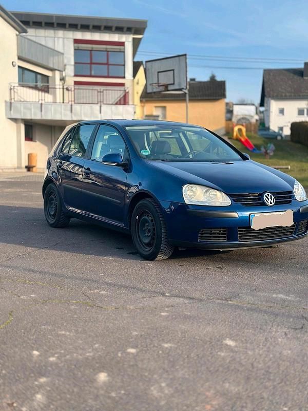 Gebraucht VW Golf IV 75 PS (55 kW) 2005 Blau Kleinwagen