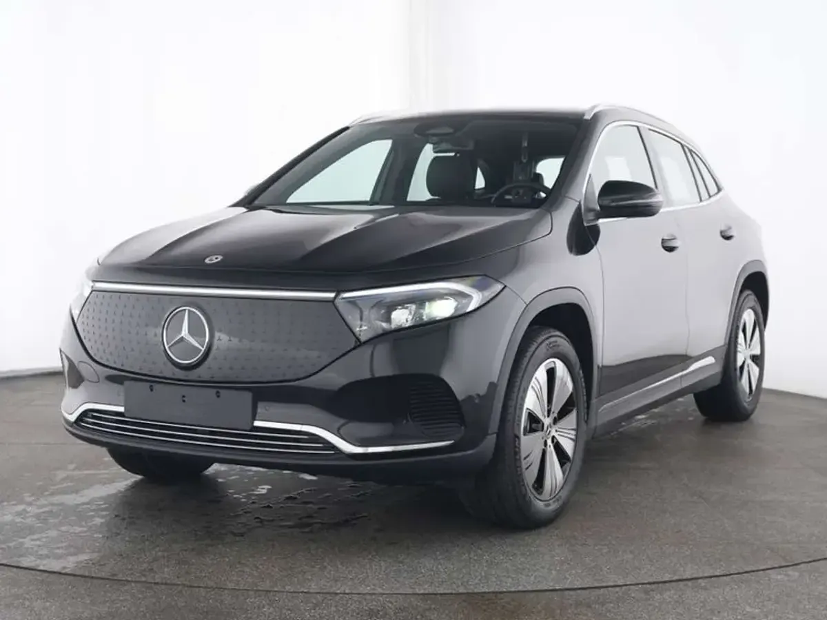 Gebraucht Mercedes EQA300 Progressive 167 kW (228 PS) 2025 Schwarz SUV