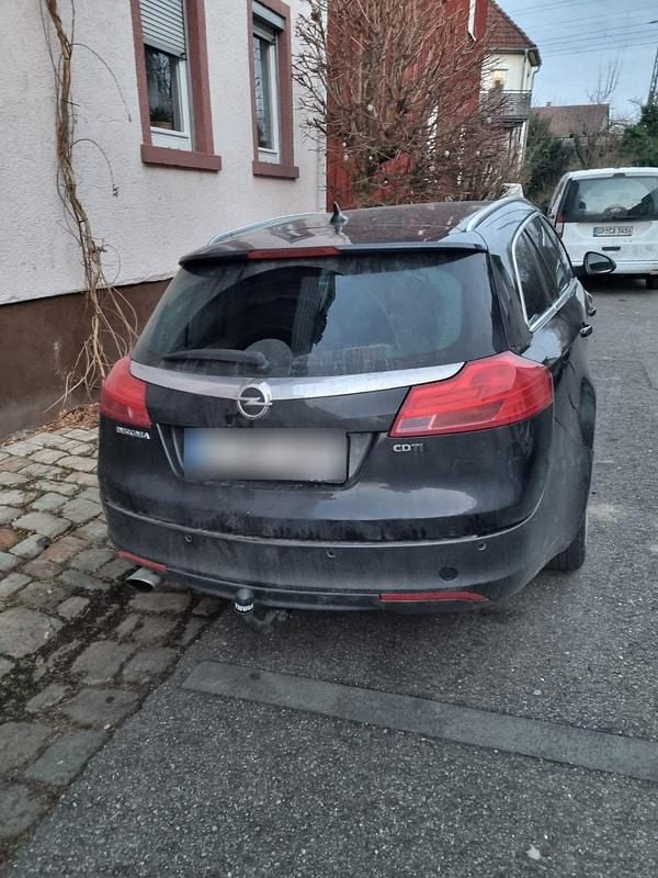 Gebraucht Opel Insignia 160 PS (117 kW) 2010 Schwarz Kombi