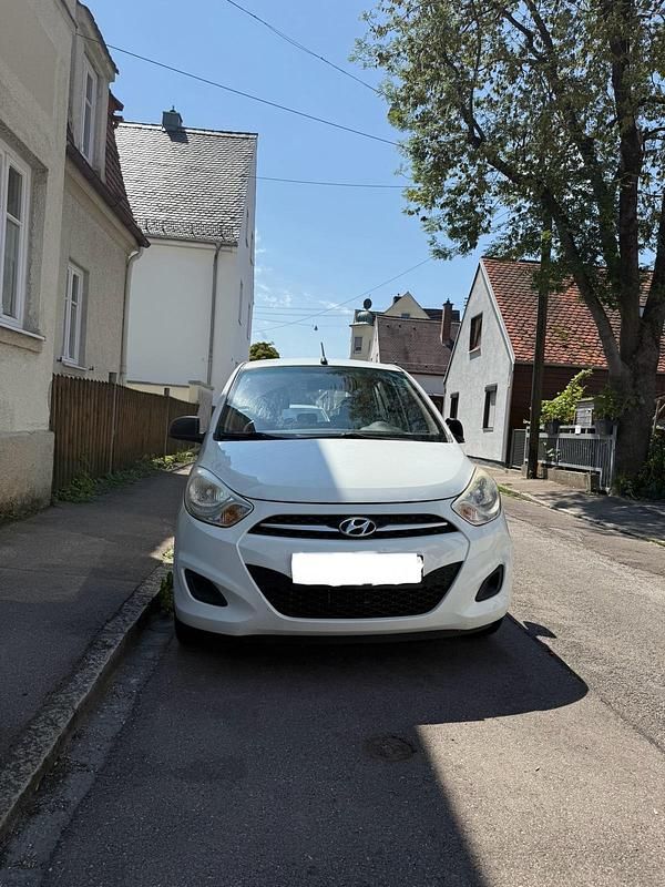 Weiß Gebraucht 2011 Hyundai i10 Kleinwagen | 2.950 € (Fairer Preis) - Bild 1/4