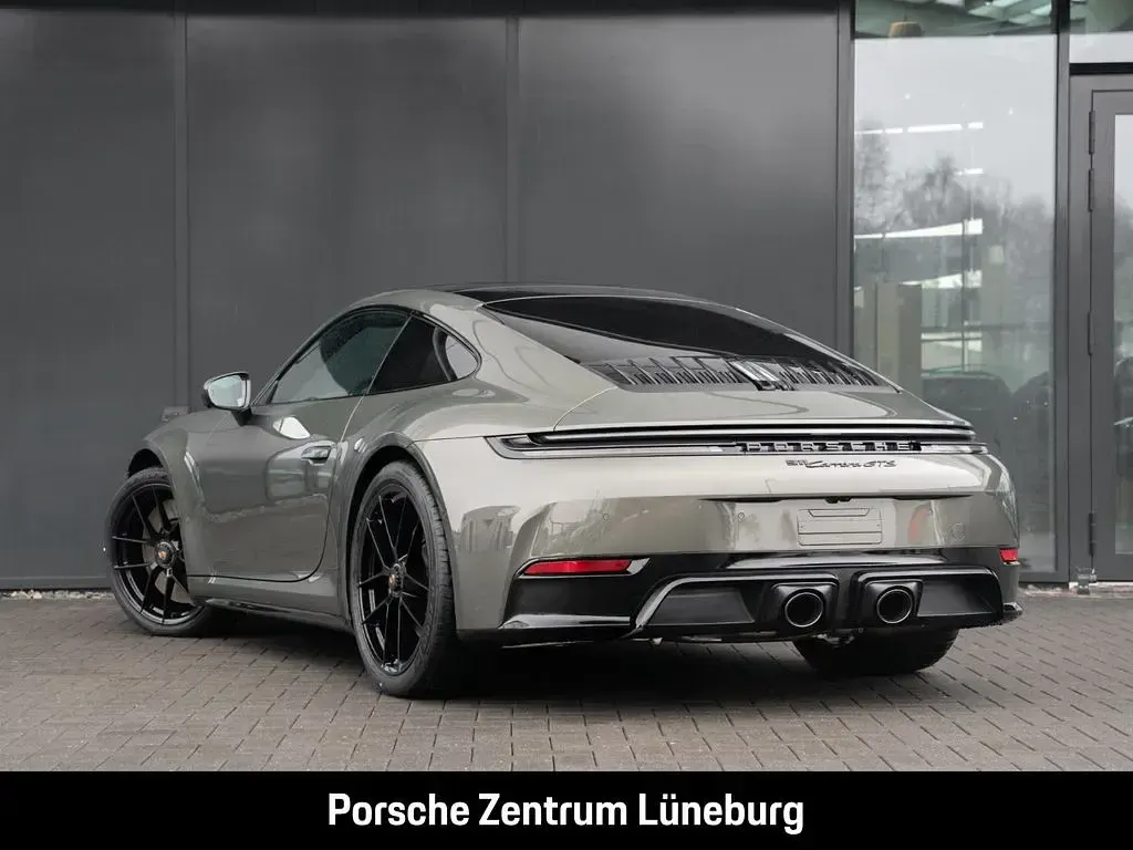 Gebraucht Porsche 992 541 PS (397 kW) 2026 Aventuringrünmetallic Coupé