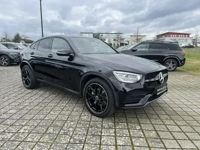 Gebraucht Mercedes GLC300 AMG 258 PS (189 kW) 2023 Schwarz Coupé