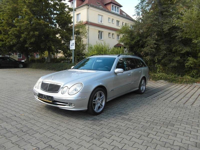 Silber Gebraucht 2003 Mercedes E500 Avantgarde Limousine | 4.800 € (Superpreis) - Bild 1/4