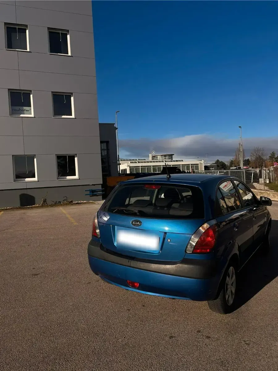 Gebraucht Kia Rio Motion 97 PS (71 kW) 2006 Blau Limousine