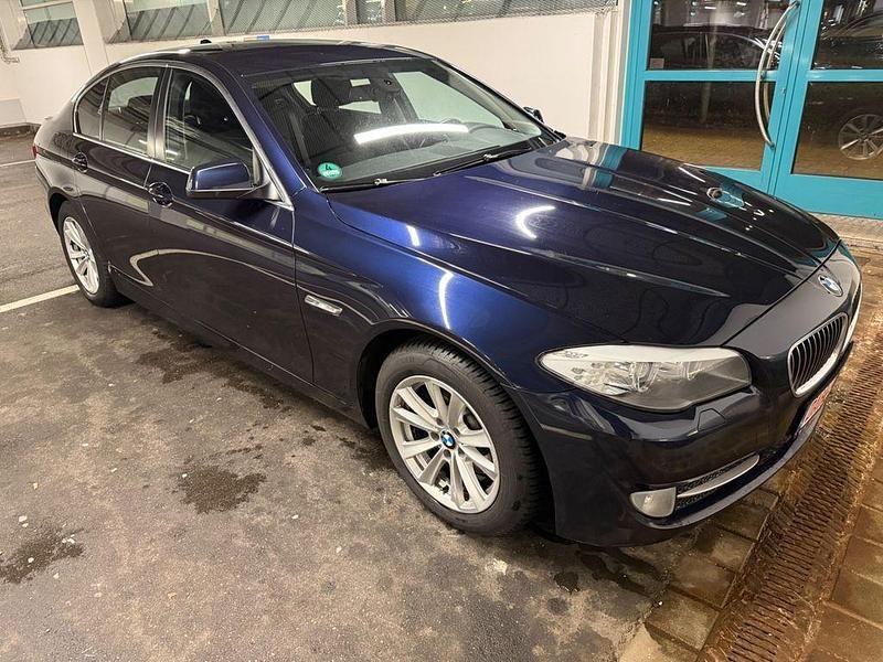 Gebraucht BMW 520 184 PS (135 kW) 2011 Blau Limousine
