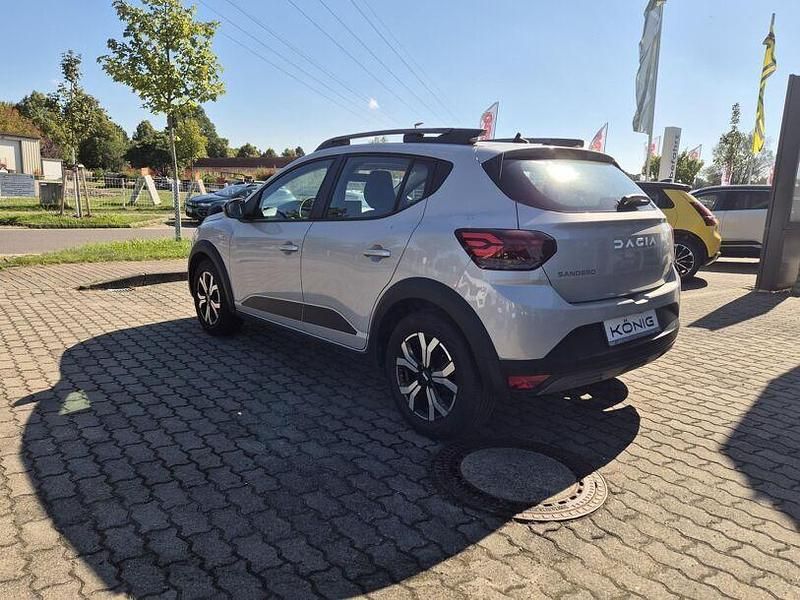 Gebraucht Dacia Sandero Expression 91 PS (66 kW) 2023 Grau Kleinwagen
