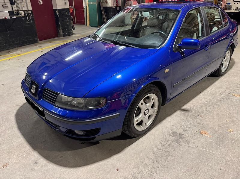 Blau Gebraucht 1999 Seat Toledo Limousine | 1.999 € (Fairer Preis) - Bild 1/4