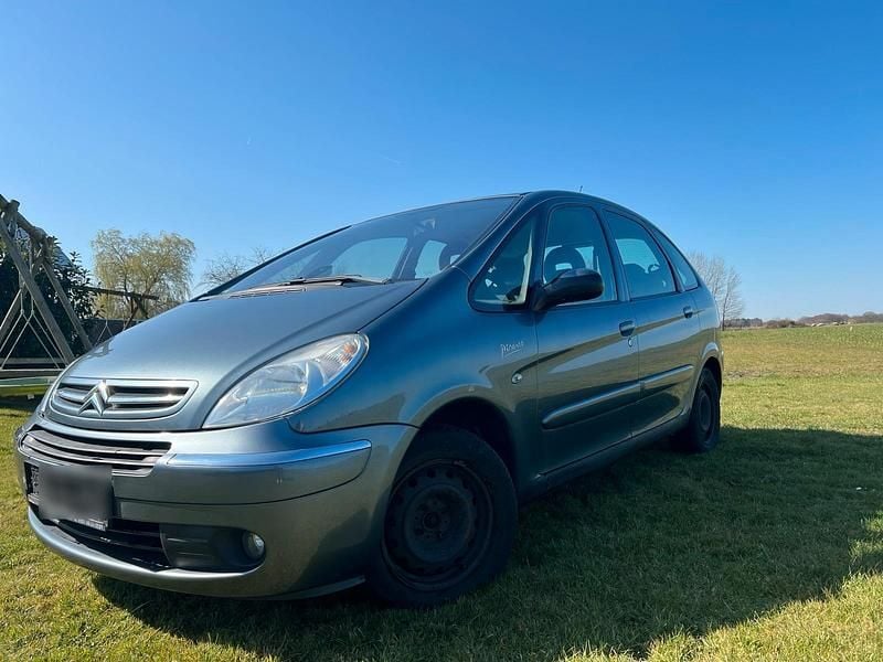 Grau Gebraucht 2008 Citroën Xsara Limousine | 2.800 € - Bild 1/4