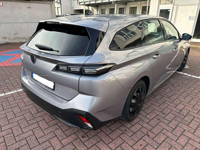 Gebraucht Peugeot 308 SW Allure 131 PS (96 kW) 2022 Grau Kombi