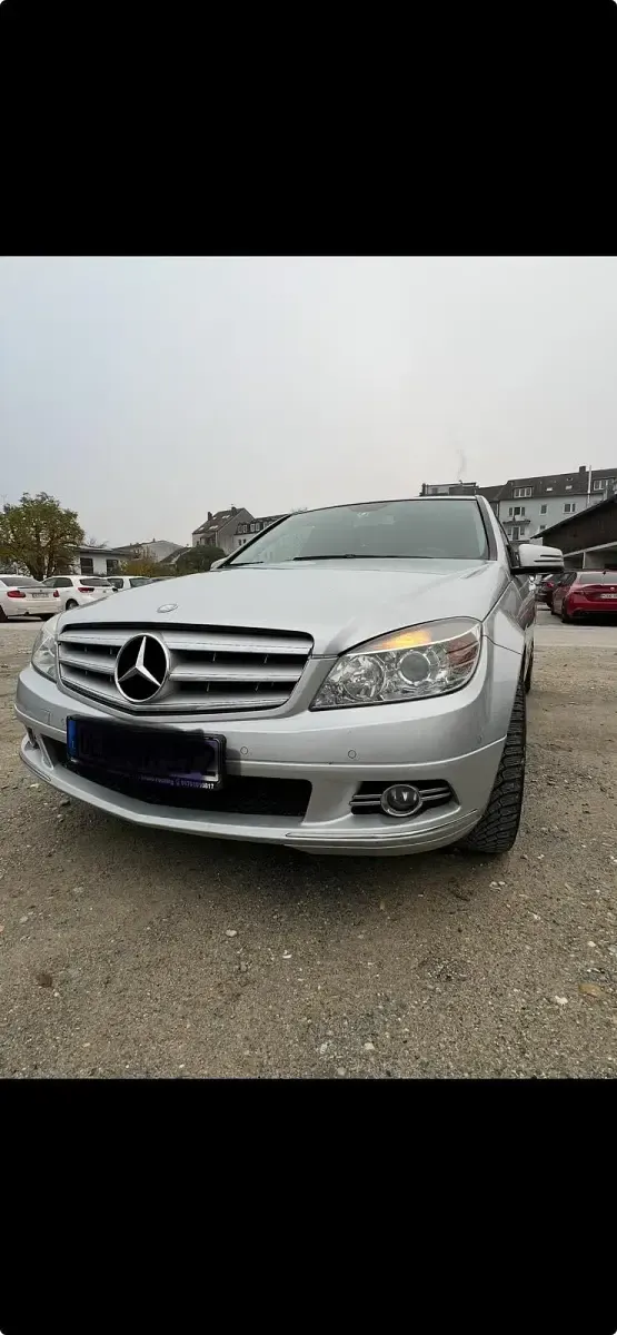 Gebraucht Mercedes C180 156 PS (114 kW) 2010 Silber Limousine