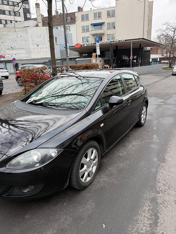 Gebraucht Seat Leon 105 PS (77 kW) 2008 Schwarz Kleinwagen