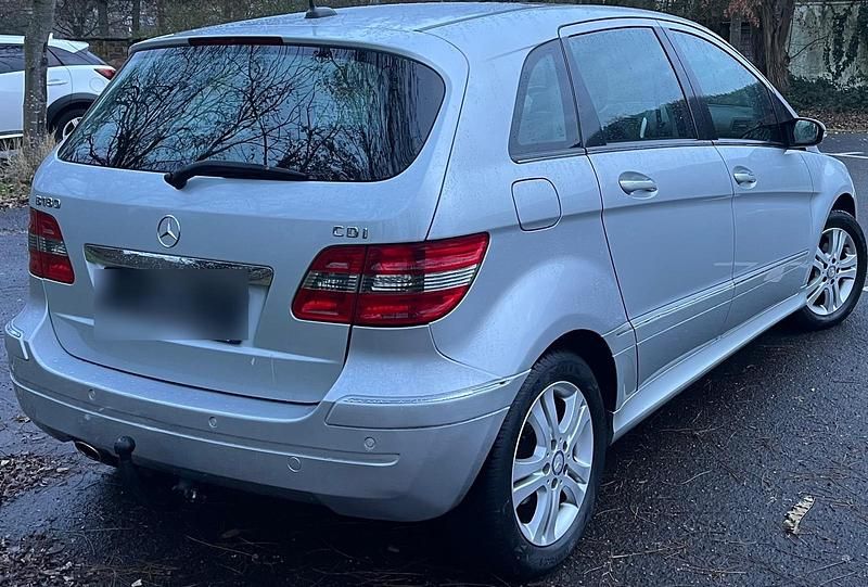 Gebraucht Mercedes B180 102 PS (75 kW) 2007 Silber Van / Kleinbus