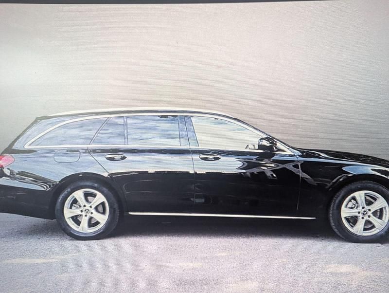 Gebraucht Mercedes E220 194 PS (142 kW) 2018 Schwarz Kombi