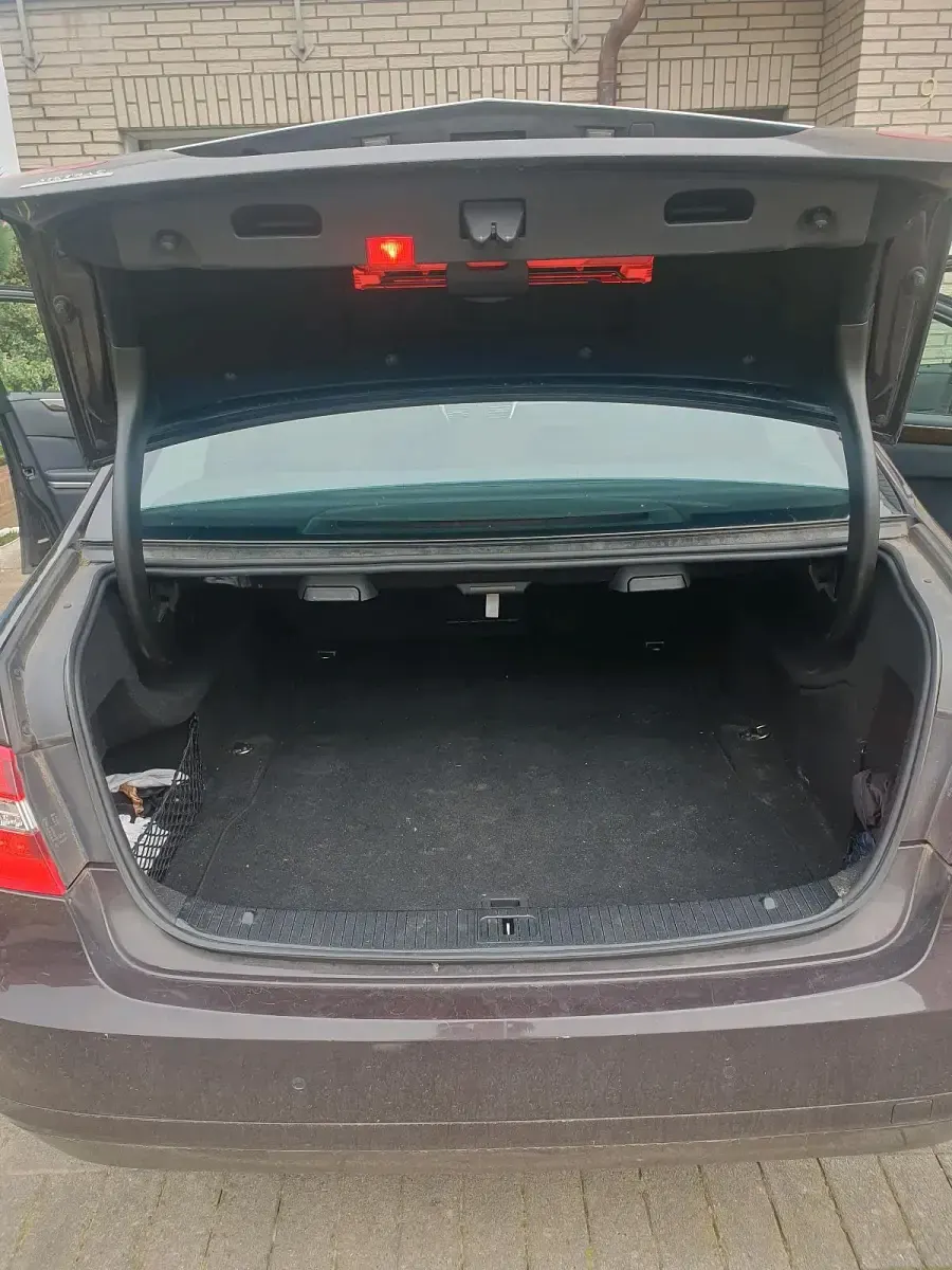 Gebraucht Mercedes E250 204 PS (150 kW) 2009 Braun Limousine