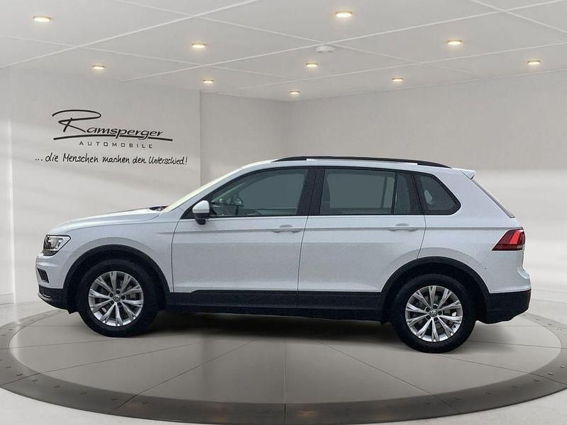 Gebraucht VW Tiguan Trendline 150 PS (110 kW) 2020 Weiß (pure white) SUV