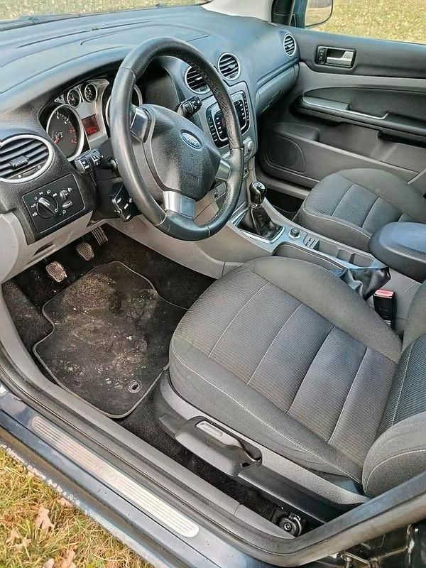 Gebraucht Ford Focus Titanium 116 PS (85 kW) 2008 Grau Kombi