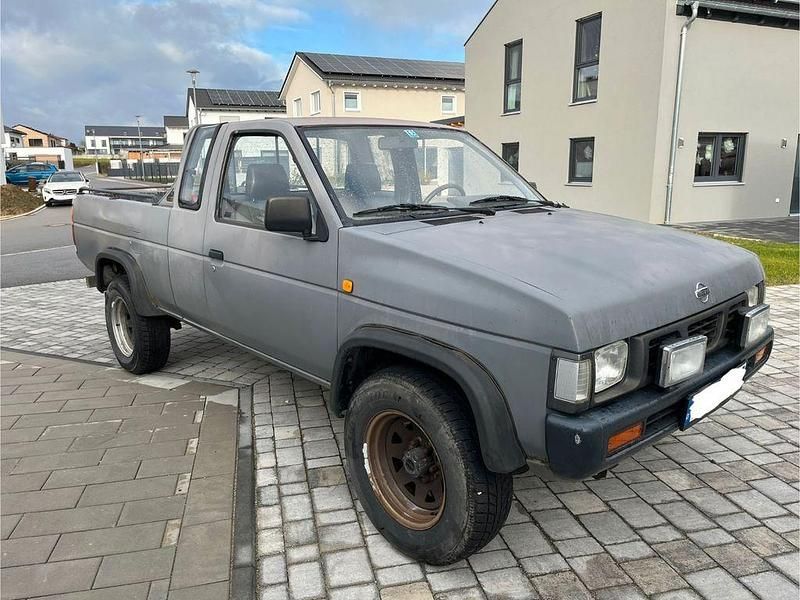 Grün Gebraucht 1993 Nissan King Abholung | 8.500 € - Bild 1/4