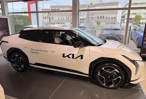 Neu Kia EV4 GT-Line 150 kW (204 PS) 2025 Weiß Kleinwagen