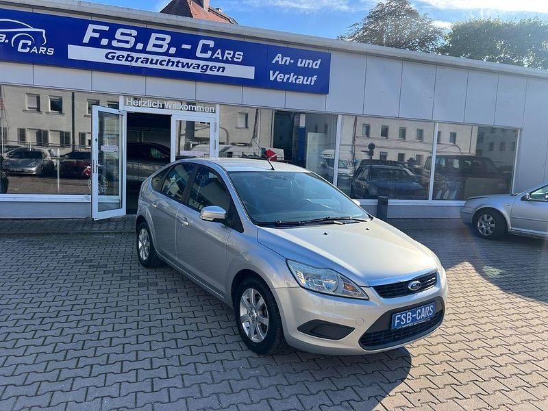 Gebraucht Ford Focus Style 109 PS (80 kW) 2009 Silber Limousine