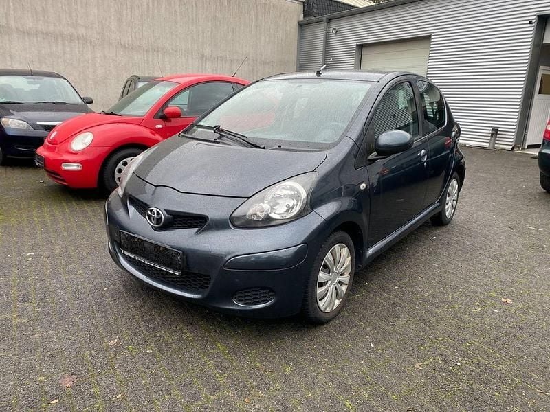 Gebraucht Toyota Aygo 68 PS (50 kW) 2009 Grau Kleinwagen