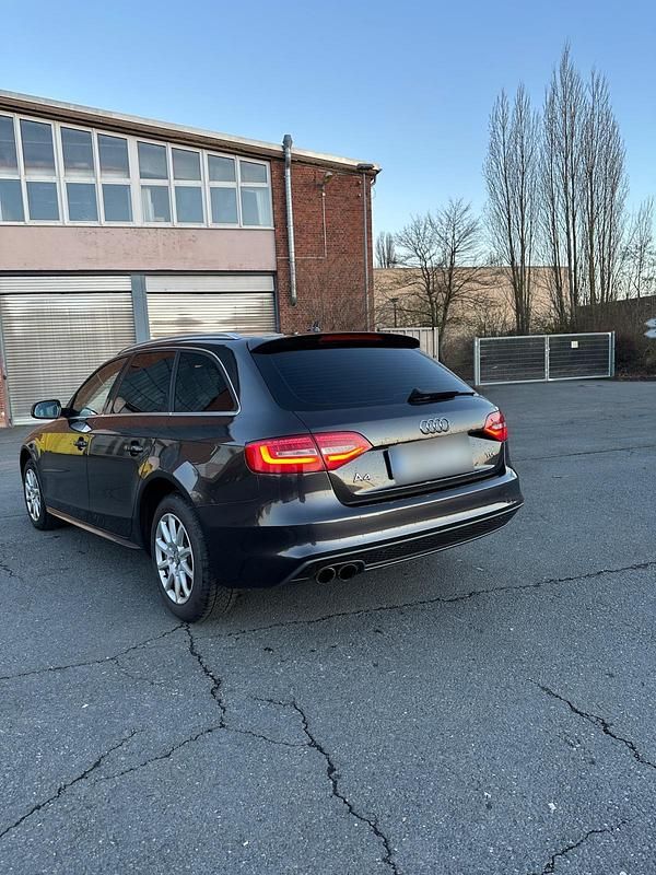Gebraucht Audi A4 S-Line 150 PS (110 kW) 2014 Grau Kombi