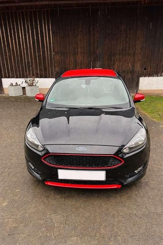 Gebraucht Ford Focus ST-Line 125 PS (91 kW) 2017 Schwarz Limousine