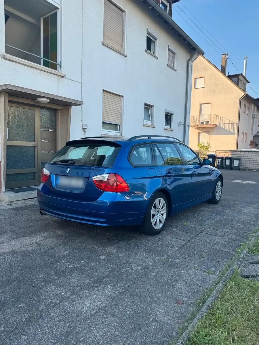 Gebraucht BMW 318 129 PS (94 kW) 2006 Blau Kombi