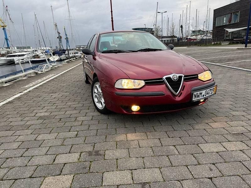 Gebraucht Alfa Romeo 156 Distinctive 192 PS (141 kW) 2002 Rot Limousine