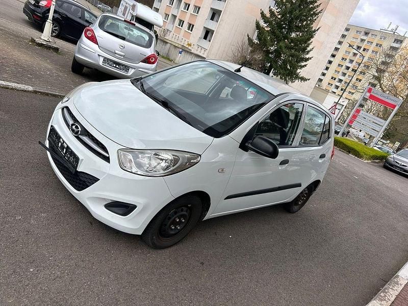 Gebraucht Hyundai i10 Classic 69 PS (50 kW) 2012 Weiß Kleinwagen