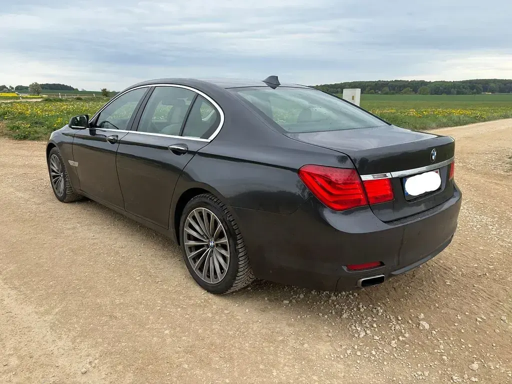 Gebraucht BMW 750 408 PS (300 kW) 2008 Grau Limousine