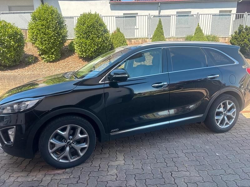 Schwarz Gebraucht 2016 Kia Sorento Platinum SUV | 23.500 € (Fairer Preis) - Bild 1/4