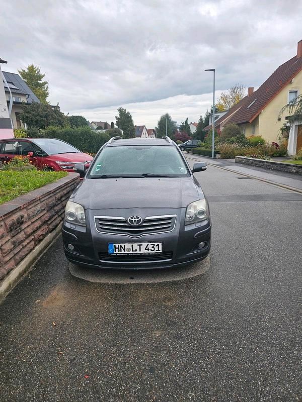 Schwarz Gebraucht 2006 Toyota Avensis Kombi | 2.500 € - Bild 1/4
