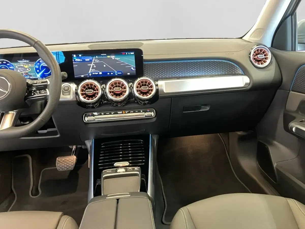 Gebraucht Mercedes EQB250+ 139 kW (190 PS) 2025 Silber SUV
