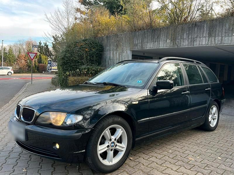Schwarz Gebraucht 2004 BMW 318 Kombi | 1.390 € (Fairer Preis) - Bild 1/4