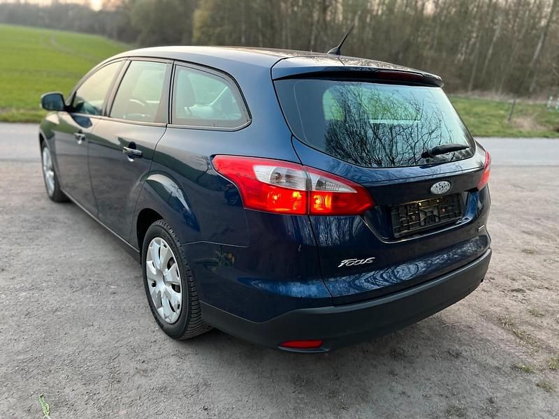 Gebraucht Ford Focus Trend 95 PS (69 kW) 2011 Blau Kombi