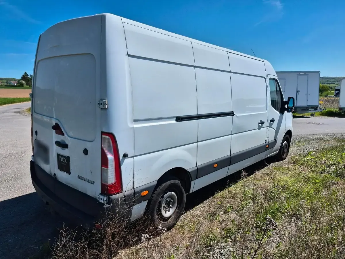 Second-hand Renault Master 150 CP (110 kW) 2021 Alb Monovolum