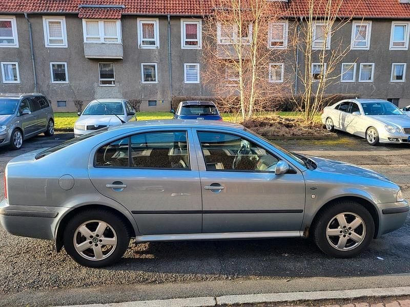 Gebraucht Skoda Octavia 115 PS (84 kW) 2002 Silber Limousine