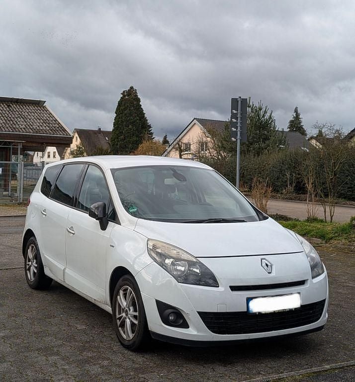 Gebraucht Renault Grand Scénic III Bose Edition 131 PS (96 kW) 2011 Weiß Van / Kleinbus