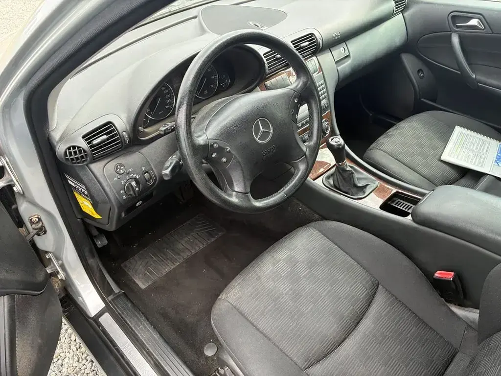 Gebraucht Mercedes C180 Classic 143 PS (105 kW) 2005 Silber Limousine