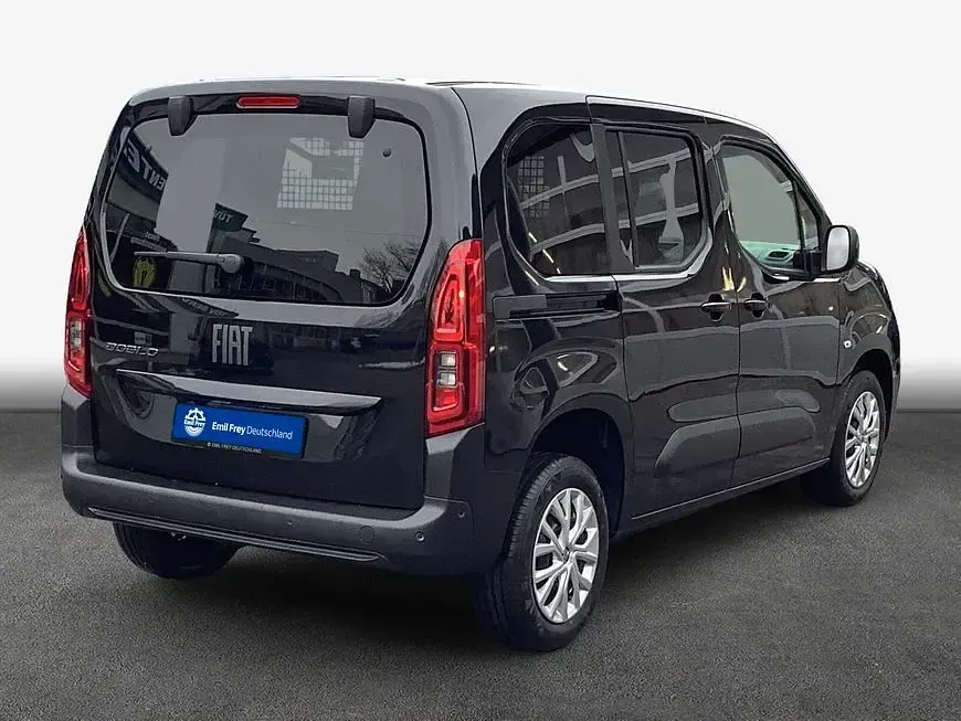 Gebraucht Fiat Doblò 102 PS (75 kW) 2026 Schwarz Van / Kleinbus