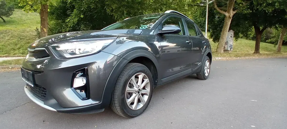 Gebraucht Kia Stonic Silver 84 PS (61 kW) 2019 Grau SUV