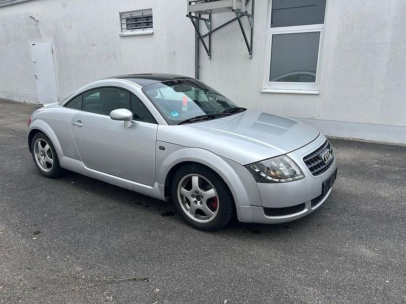 Second-hand Audi TT Basis 180 CP (132 kW) 1999 Argintiu Coupe