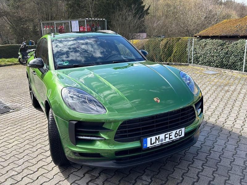 Gebraucht Porsche Macan 252 PS (185 kW) 2022 Grün SUV